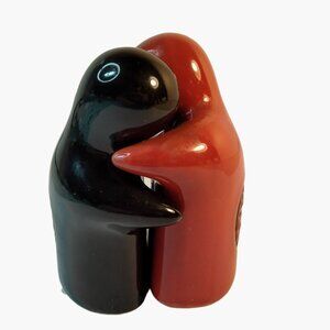 Hugging Salt Pepper Shakers Black  Red Embracing Hugging Japanese Ying Yang Asia